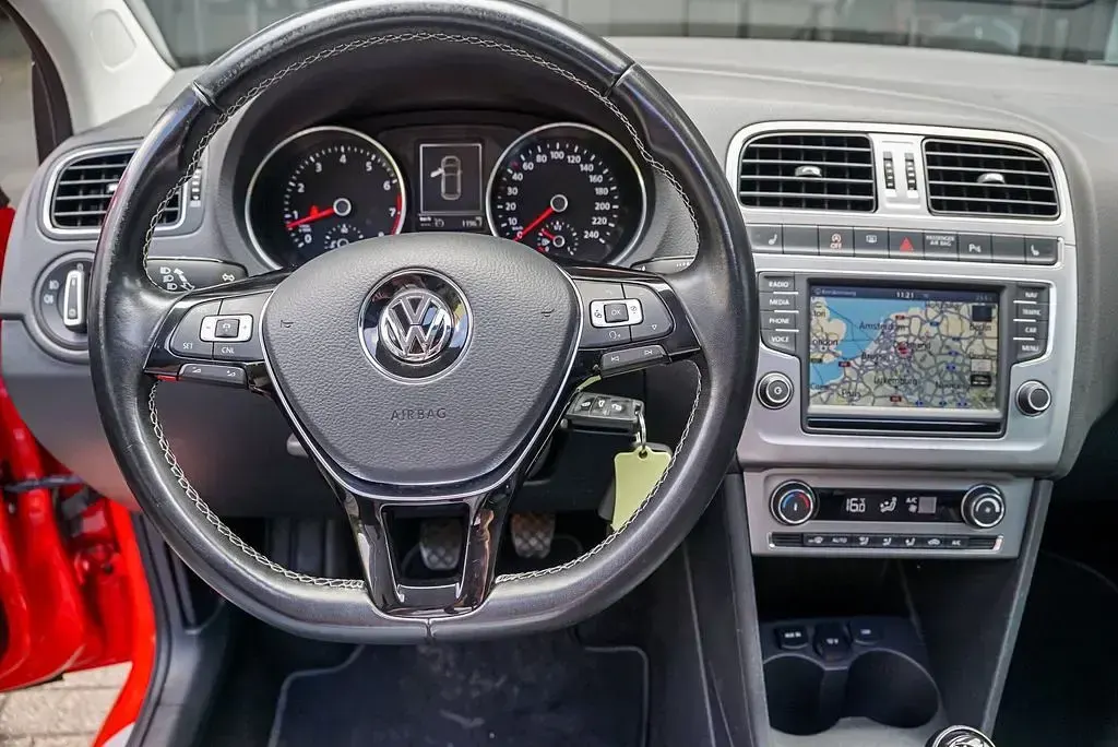 Gebraucht VW Polo LOUNGE 90 PS (66 kW) 2015 Rot Limousine