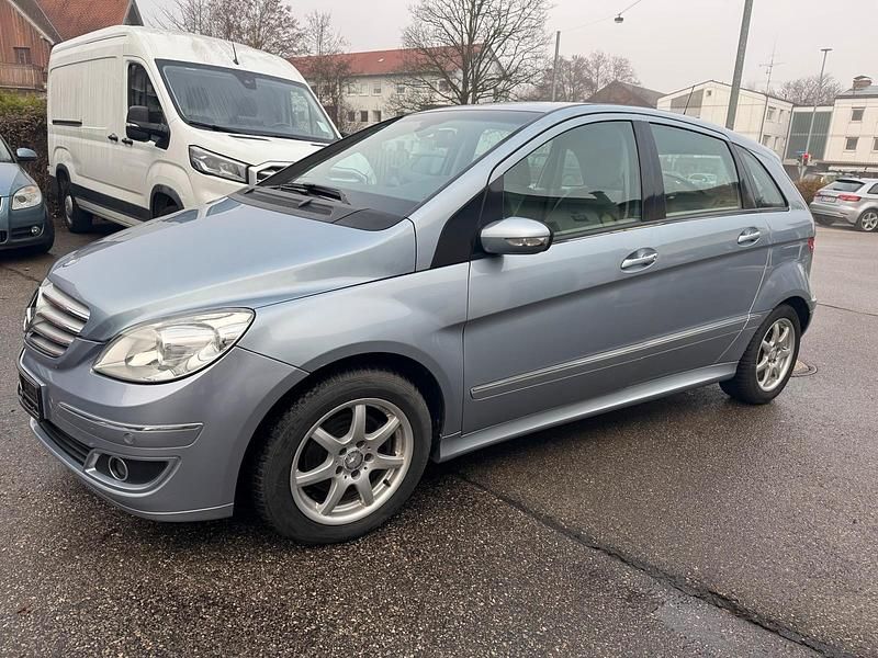 Gebraucht Mercedes B180 109 PS (80 kW) 2007 Blau Van / Kleinbus