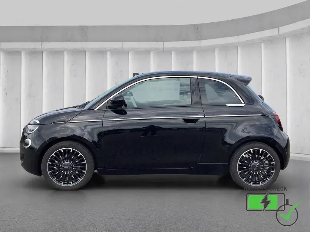 Gebraucht Fiat 500e La Prima 86 kW (118 PS) 2023 Schwarz Kleinwagen
