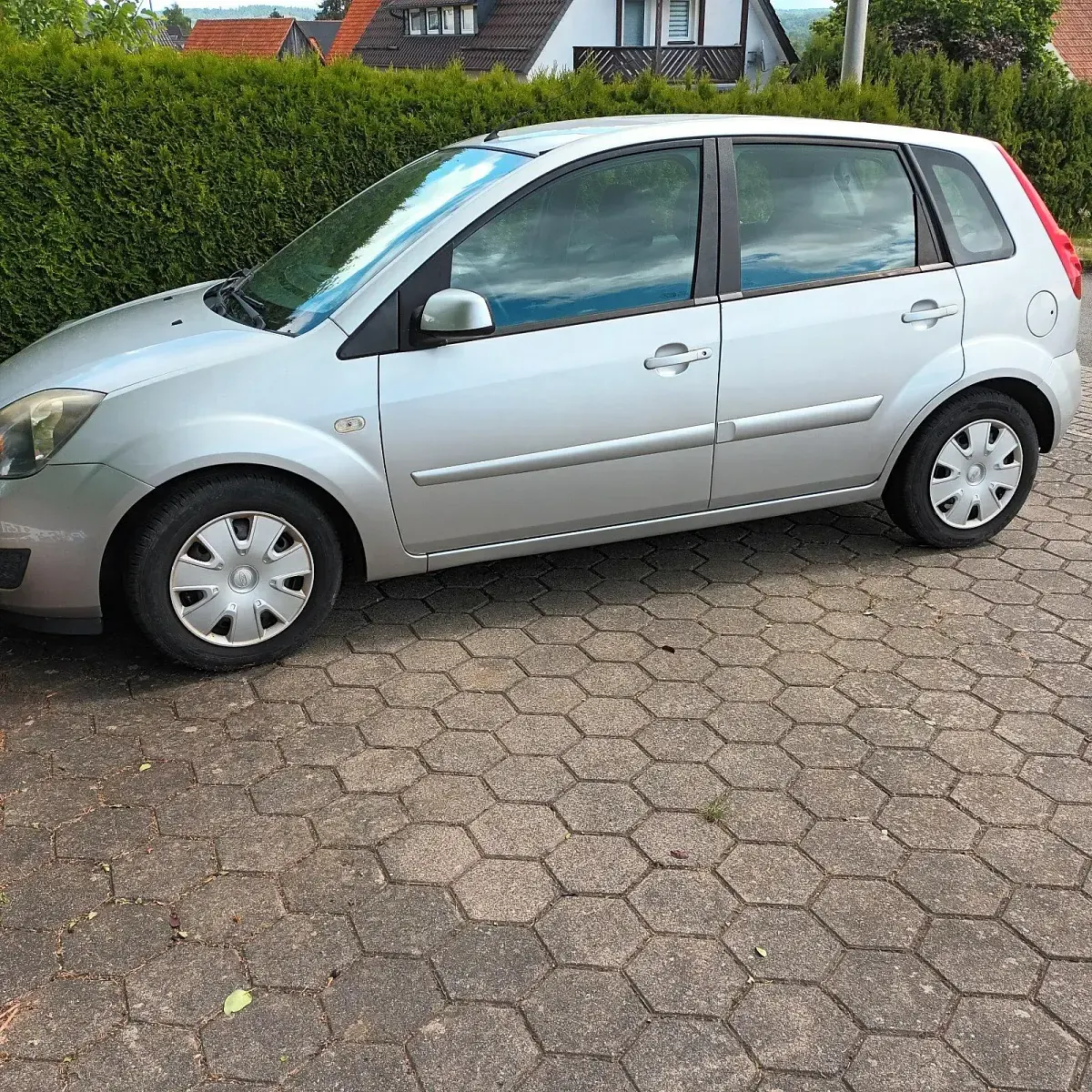 Gebraucht Ford Fiesta 70 PS (51 kW) 2008 Silber Kleinwagen