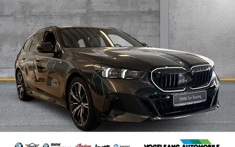 Grau Gebraucht 2025 BMW 520 Comfort Edition Kombi | 65.900 € (Etwas zu teuer) - Bild 1/4