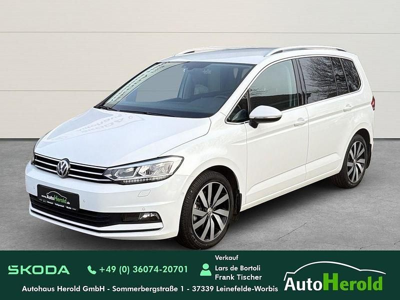 Pure white Gebraucht 2017 VW Touran Highline Van / Kleinbus | 18.990 € (Fairer Preis) - Bild 1/4