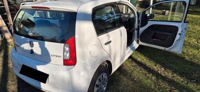Gebraucht Skoda Citigo Active 60 PS (44 kW) 2015 Weiß Kleinwagen