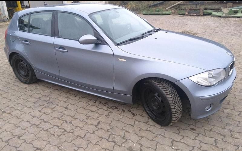 Gebraucht BMW 118 122 PS (89 kW) 2005 Grau Kleinwagen