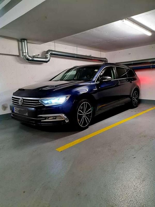 Blau Gebraucht 2015 VW Passat Kombi | 12.000 € (Fairer Preis) - Bild 1/4