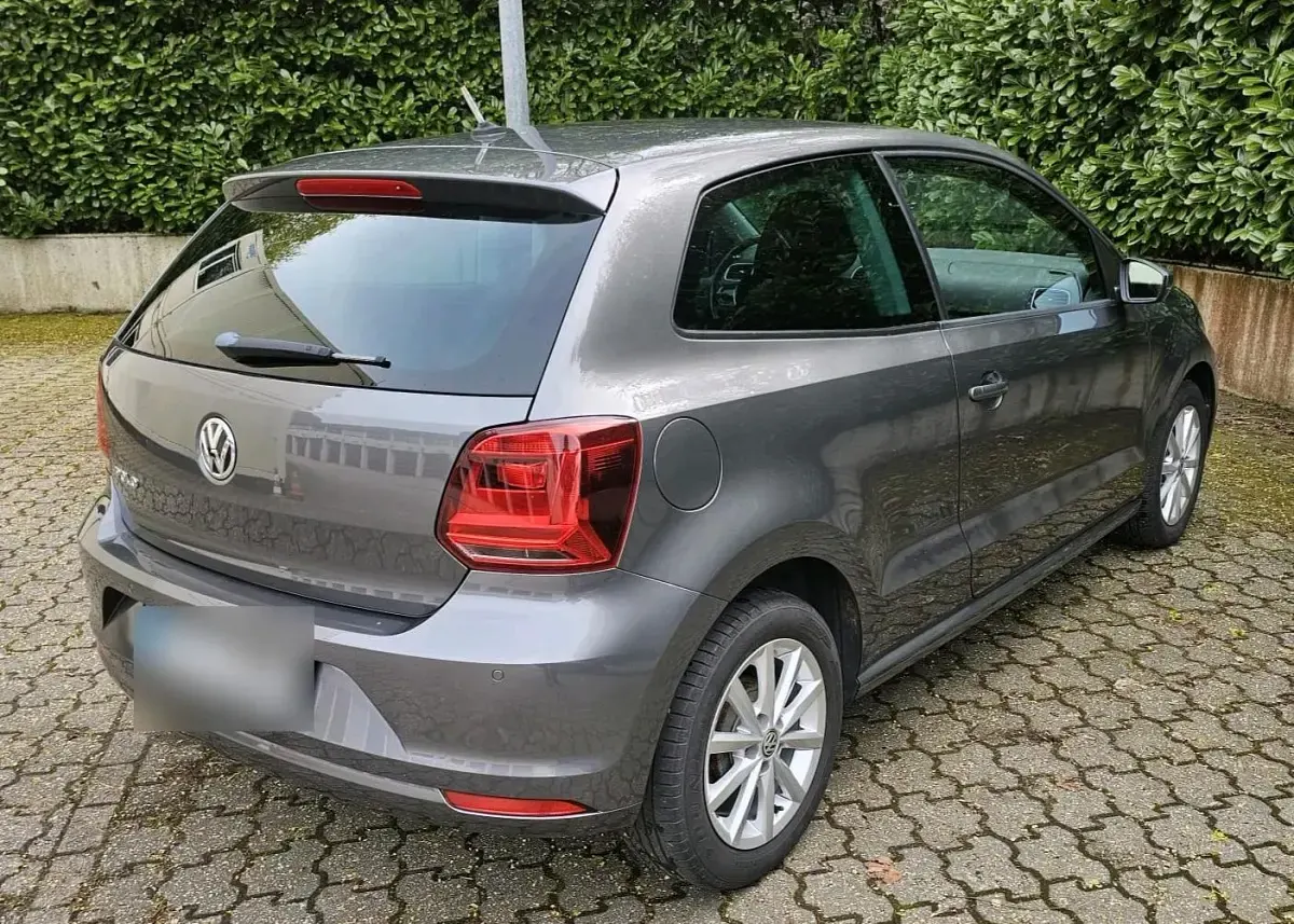 Gebraucht VW Polo LOUNGE 60 PS (44 kW) 2015 Grau Kleinwagen