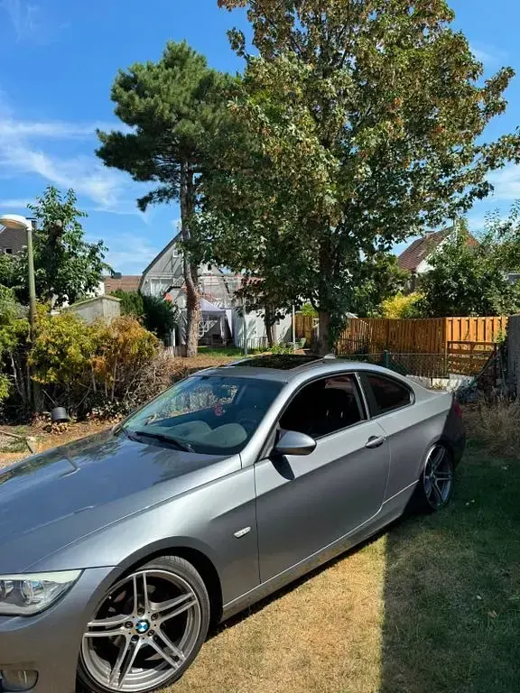 Gebraucht BMW 320 Performance 170 PS (125 kW) 2010 Silber Coupé