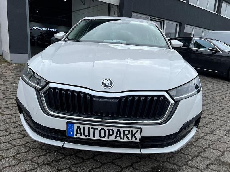 Gebraucht Skoda Octavia Ambition 116 PS (85 kW) 2021 Weiß Limousine