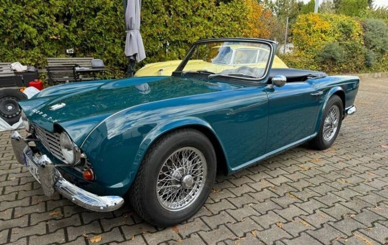 Blau Gebraucht 1963 Triumph TR4 Cabrio | 37.200 € - Bild 1/4