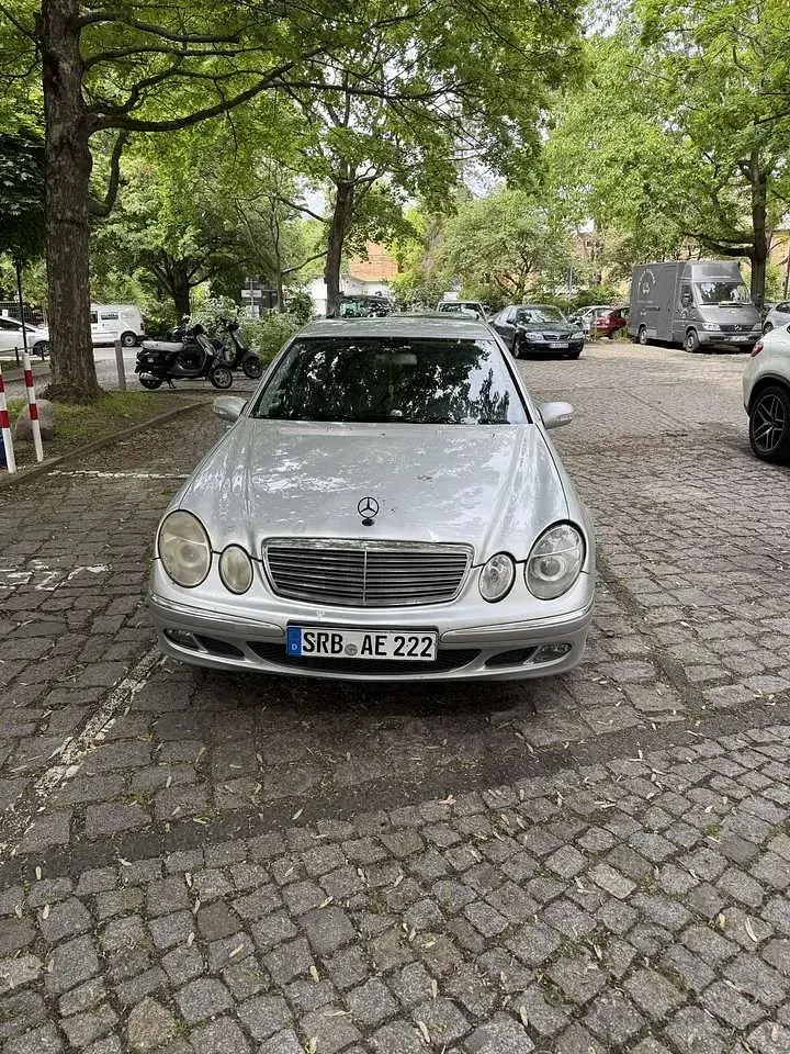 Gebraucht Mercedes E200 122 PS (89 kW) 2006 Grau Limousine
