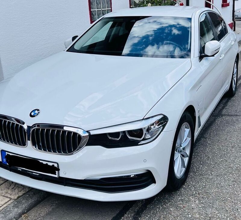 Weiß Gebraucht 2019 BMW 530e iPerformance Limousine | 22.999 € (Superpreis) - Bild 1/4