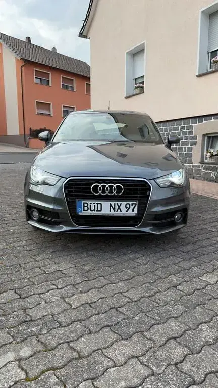 Gebraucht Audi A1 S-Line 185 PS (136 kW) 2011 Grau Kleinwagen