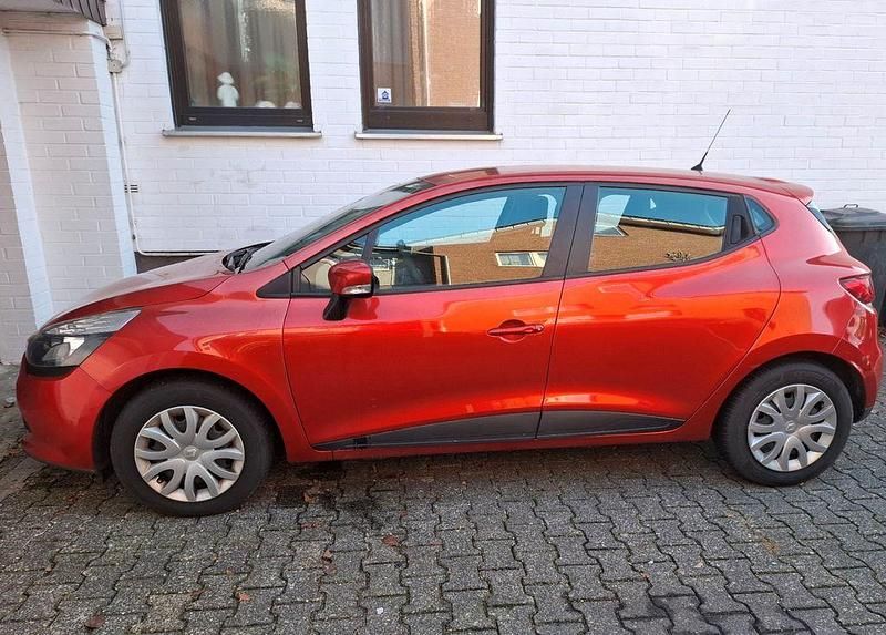 Gebraucht Renault Clio IV Dynamique 73 PS (53 kW) 2014 Rot Limousine