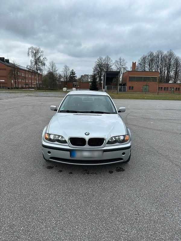 Gebraucht BMW 320 170 PS (125 kW) 2003 Silber Limousine