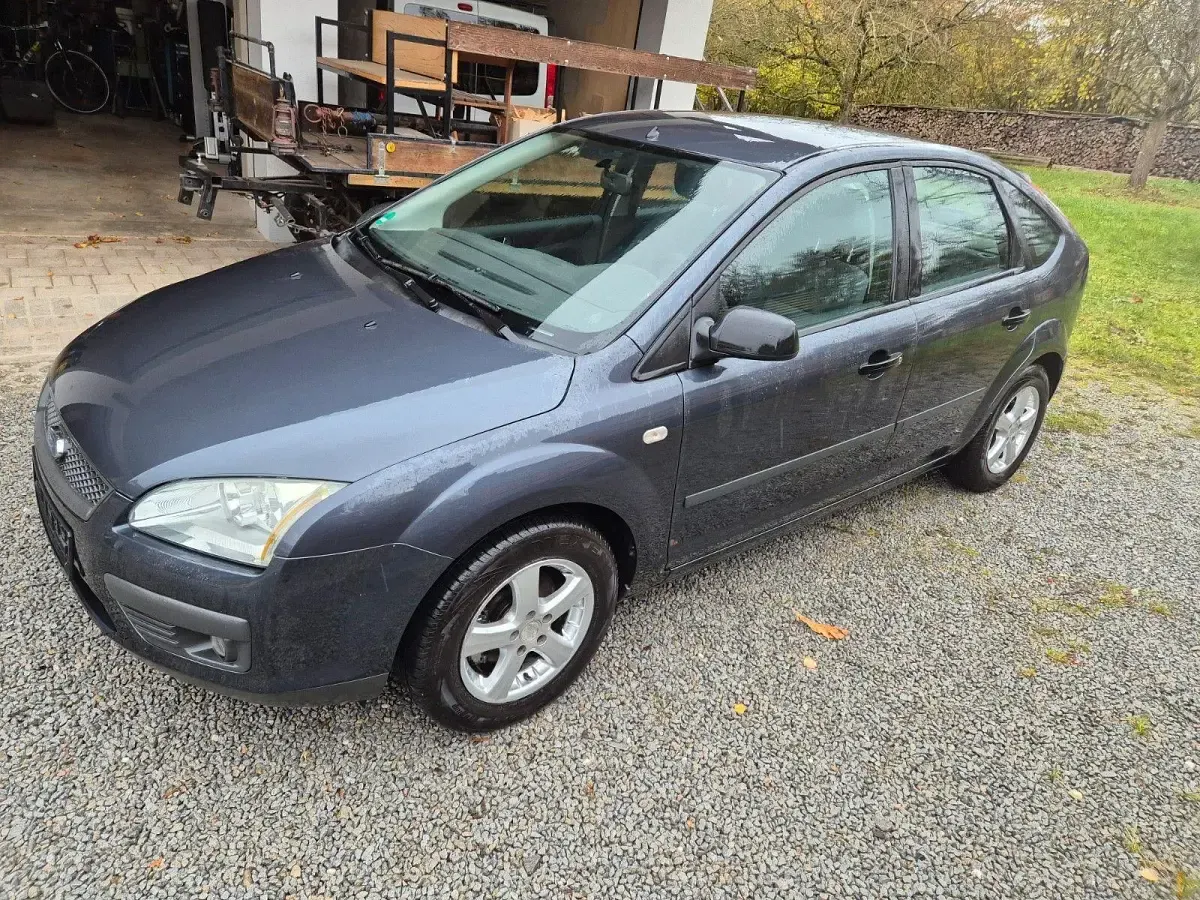 Brugt Ford Focus 80 HK (58 kW) 2006 Blå Sedan