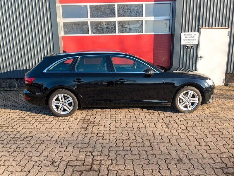 Gebraucht Audi A4 Sport 218 PS (160 kW) 2017 Schwarz Kombi