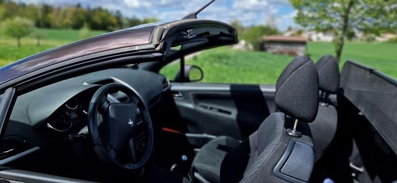 Gebraucht Peugeot 207 Active 120 PS (88 kW) 2012 Braun Cabrio