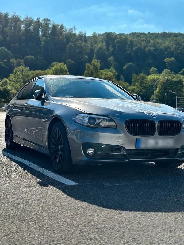 Gebraucht BMW 520 190 PS (139 kW) 2015 Grau Limousine