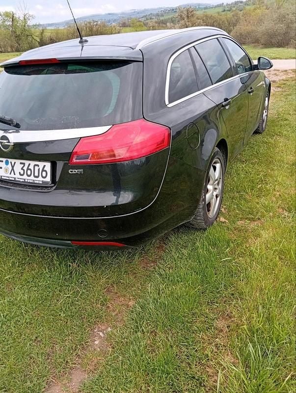 Second-hand Opel Insignia 2011 Negru Berlinǎ