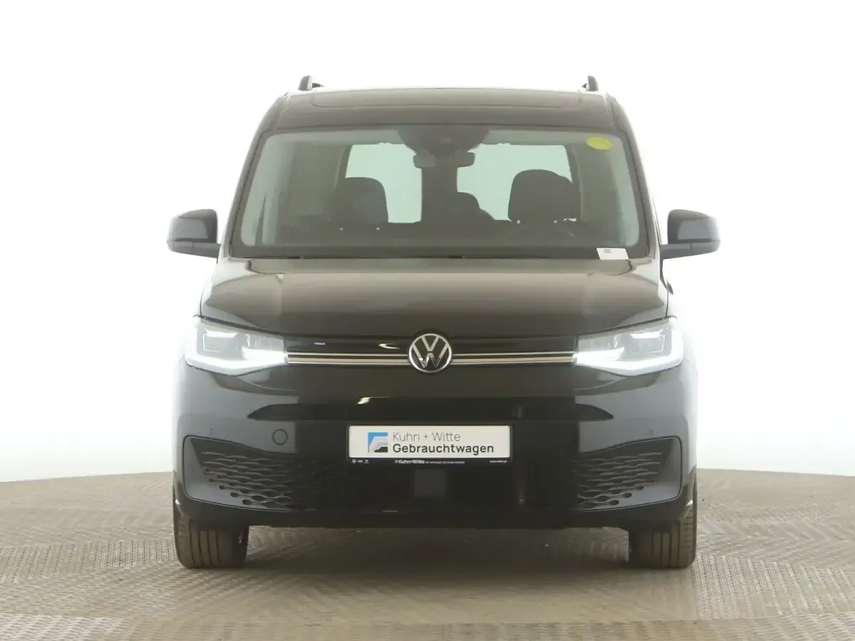 Używany VW Caddy Maxi Life 122 KM (89 kW) 2022 Czarny Minivan