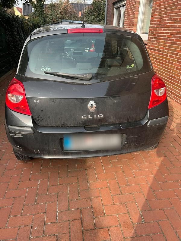 Gebraucht Renault Clio II 74 PS (54 kW) 2008 Schwarz Kleinwagen