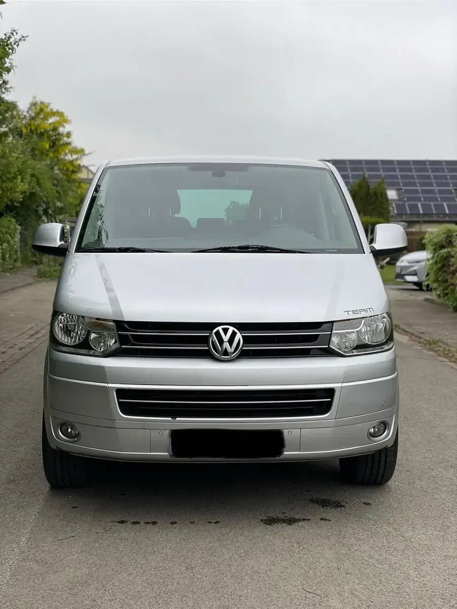 Second-hand VW T5 Team 179 CP (131 kW) 2011 Argintiu Van
