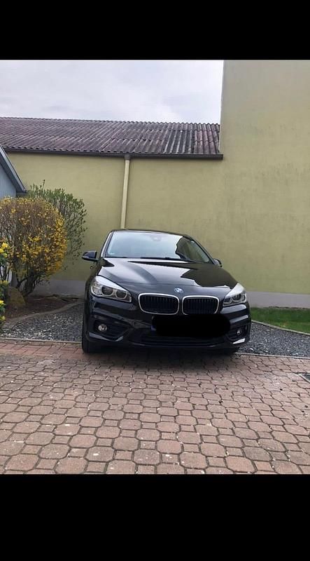 Schwarz Gebraucht 2017 BMW 218 Gran Tourer Van / Kleinbus | 11.000 € (Superpreis) - Bild 1/4