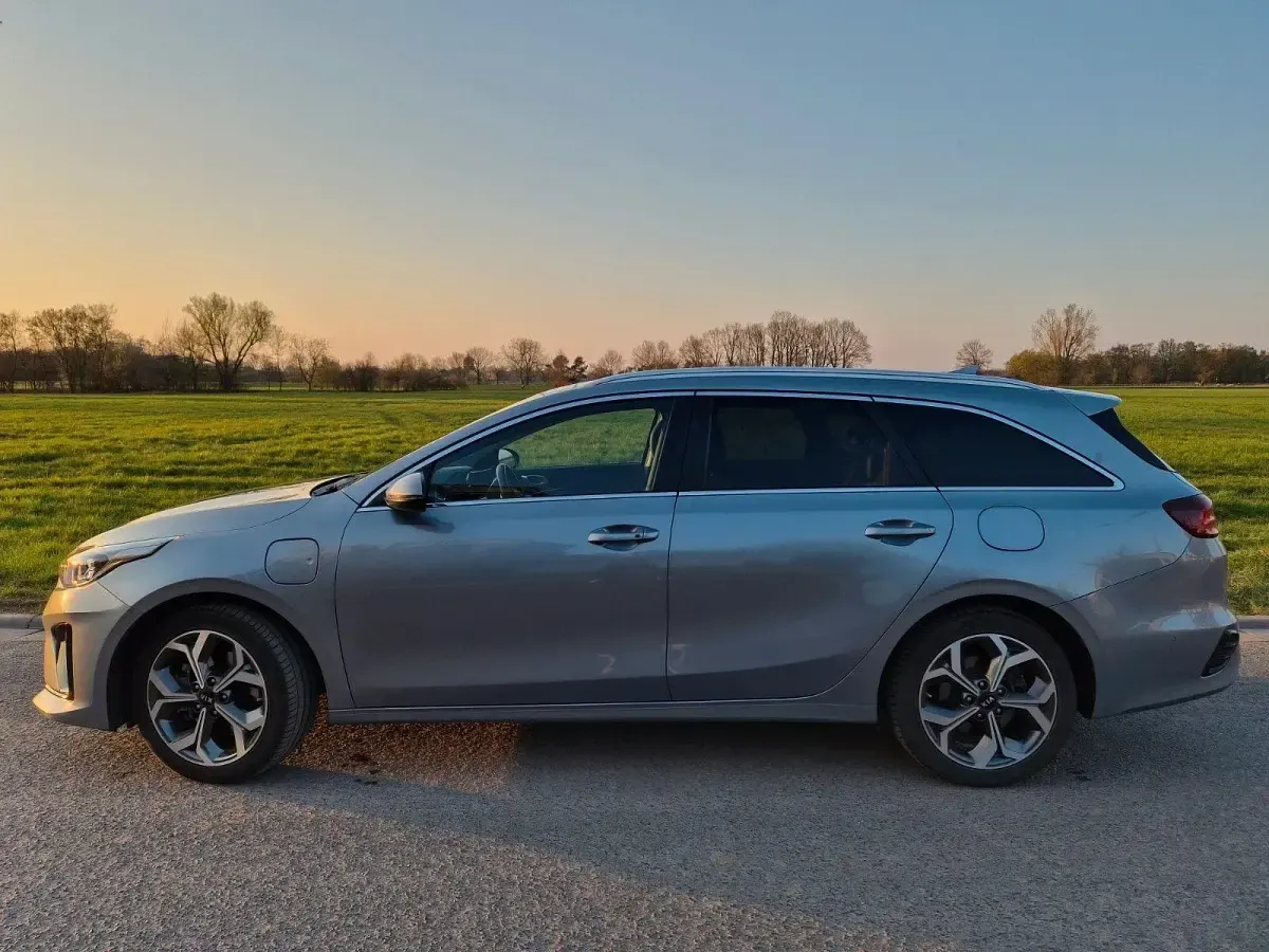 Gebraucht Kia Ceed Sportswagon Platinum 105 PS (77 kW) 2021 Blau Kombi