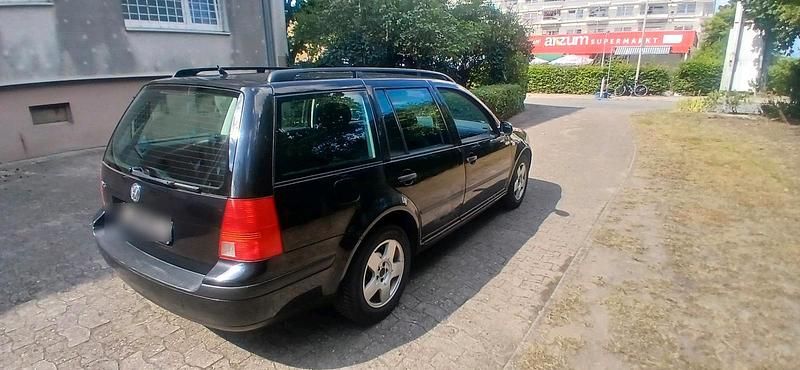 Schwarz Gebraucht 2000 VW Golf IV Kombi | 700 € (Superpreis) - Bild 1/4