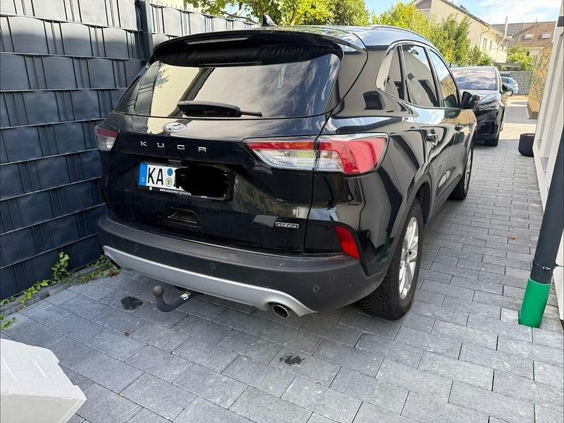Gebraucht Ford Kuga Titanium 152 PS (111 kW) 2021 Schwarz SUV
