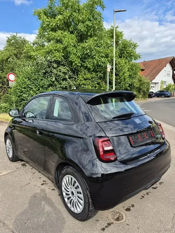 Gebraucht Fiat 500e Action 69 kW (95 PS) 2022 Schwarz Limousine