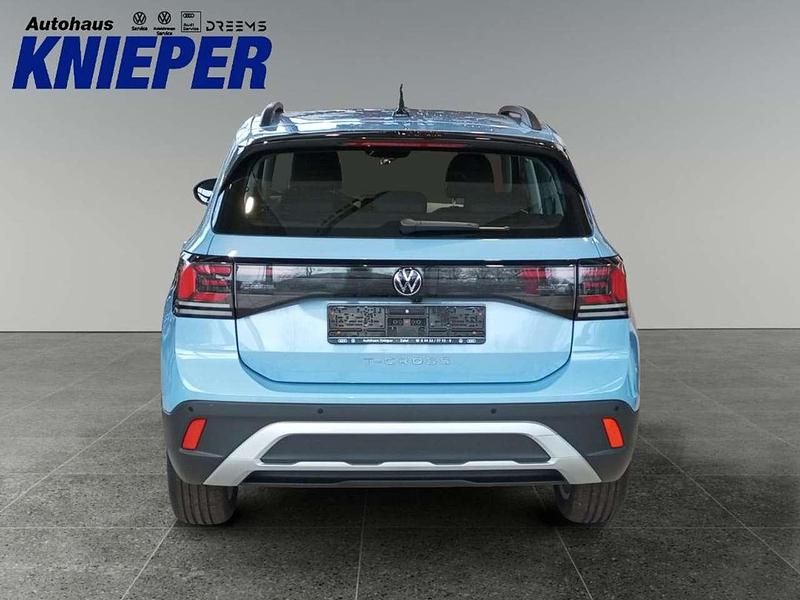 Gebraucht VW T-Cross Life 116 PS (85 kW) 2024 Clear blue (metallic) SUV