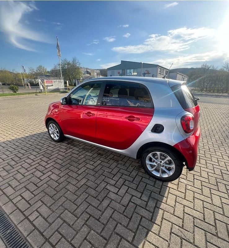 Second-hand Smart ForFour 75 CP (55 kW) 2019 Roșu Hatchback