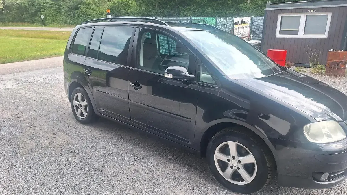Gebraucht VW Touran 116 PS (85 kW) 2003 Schwarz Van / Kleinbus