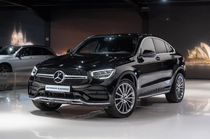 Schwarz Gebraucht 2020 Mercedes GLC300e AMG line Coupé | 42.980 € (Fairer Preis) - Bild 1/4