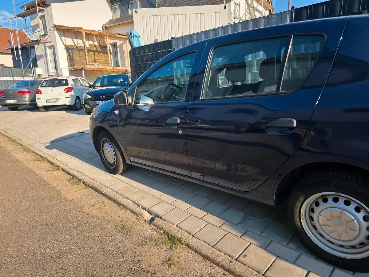 Gebraucht Dacia Sandero 75 PS (55 kW) 2014 Blau Kleinwagen