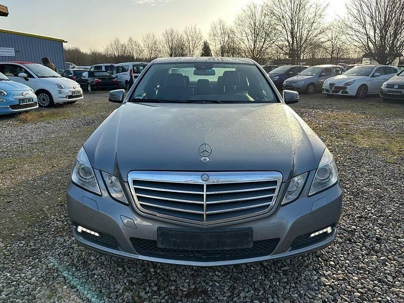 Gebraucht Mercedes E220 170 PS (125 kW) 2008 Silber Limousine