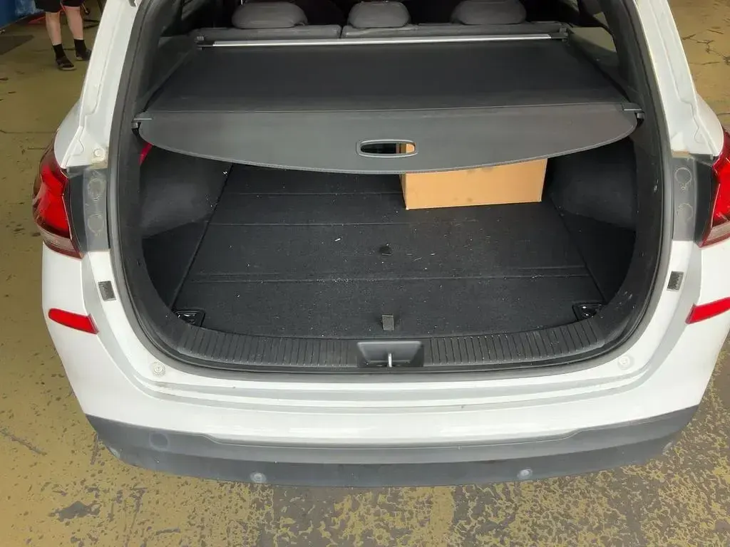 Gebraucht Hyundai i30 Trend 110 PS (80 kW) 2018 Weiß Limousine