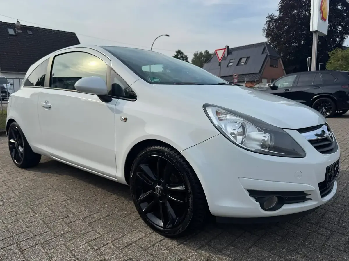 Gebraucht Opel Corsa 87 PS (63 kW) 2010 Weiß Kleinwagen