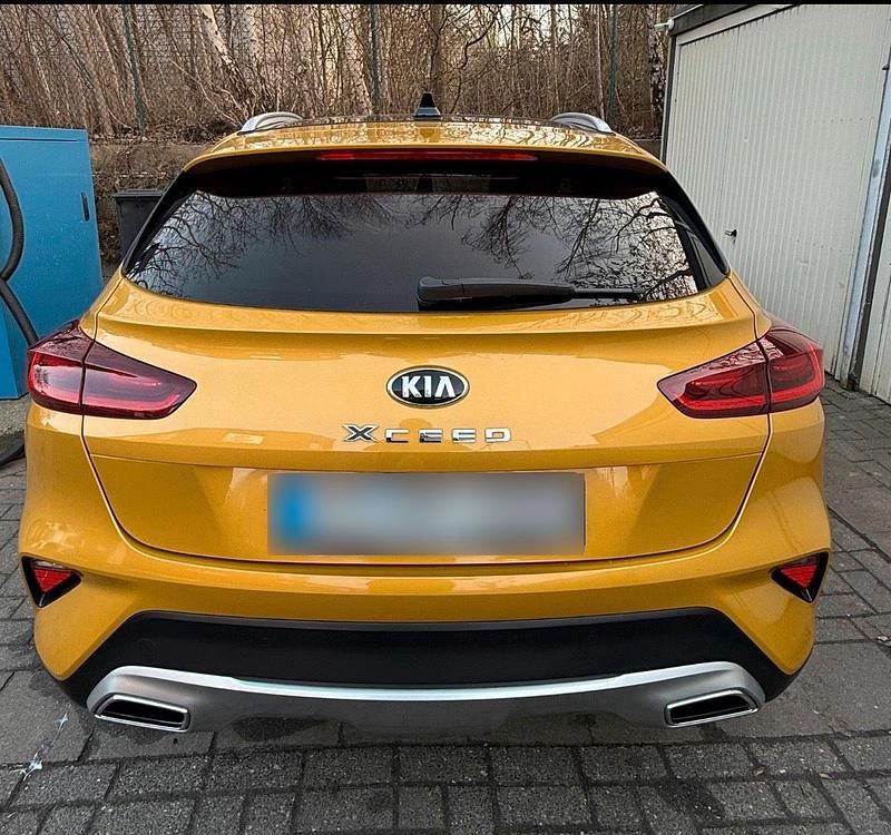 Gebraucht Kia XCeed 140 PS (102 kW) 2019 Gold SUV