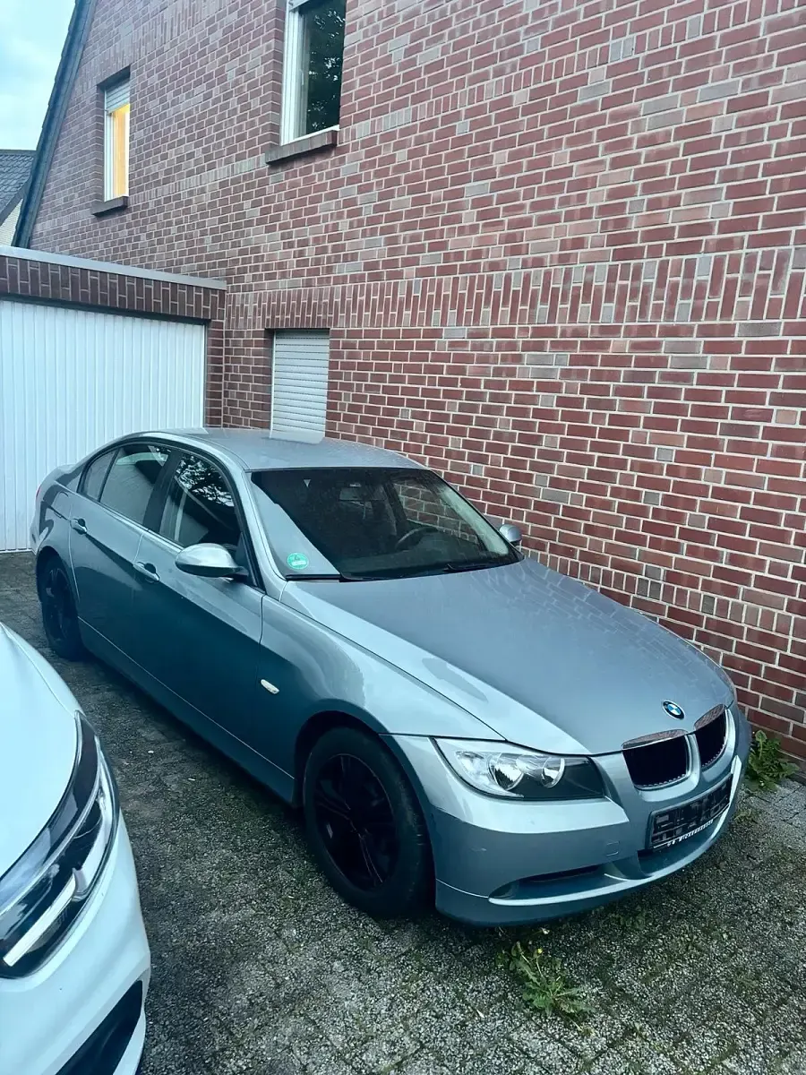 Gebraucht BMW 318 129 PS (94 kW) 2005 Blau Limousine