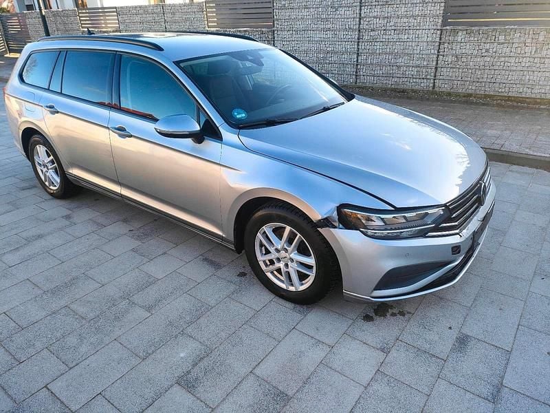 Gebraucht VW Passat 150 PS (110 kW) 2020 Silber Kombi