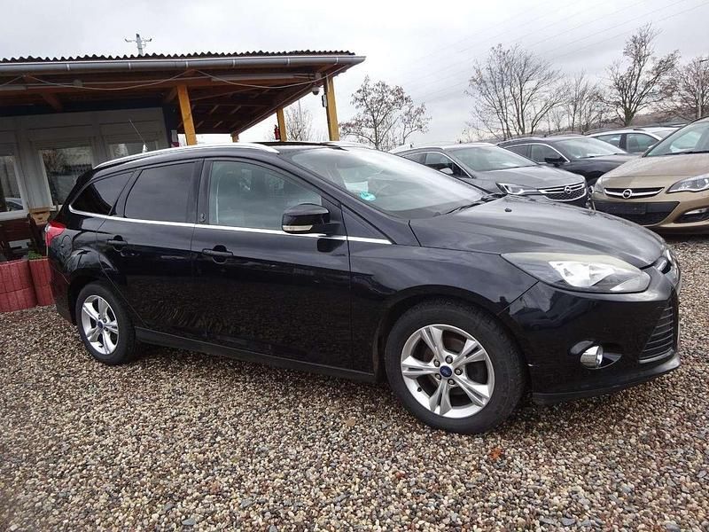 Gebraucht Ford Focus 125 PS (91 kW) 2012 Schwarz Kombi