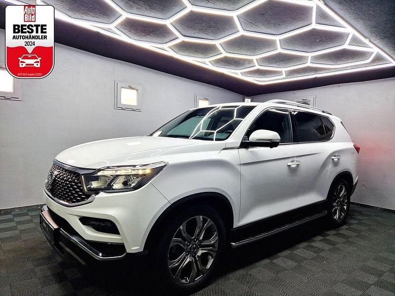 Weiß Gebraucht 2019 Ssangyong (KGM) Rexton SUV | 28.980 € - Bild 1/4