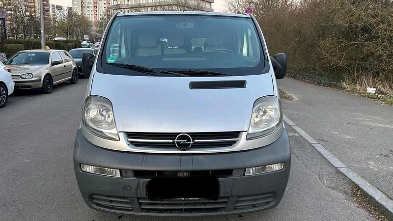 Gebraucht Opel Vivaro 101 PS (74 kW) 2005 Silber Van / Kleinbus