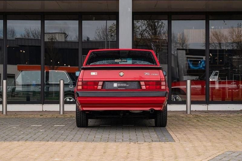 Gebraucht Alfa Romeo 75 155 PS (114 kW) 1988 Limousine