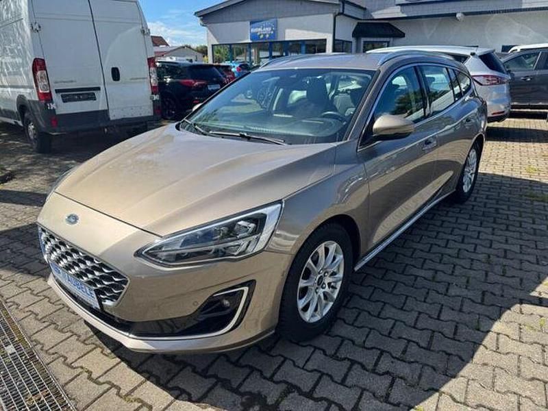 Silber Gebraucht 2019 Ford Focus Vignale Limousine | 16.490 € (Fairer Preis) - Bild 1/4
