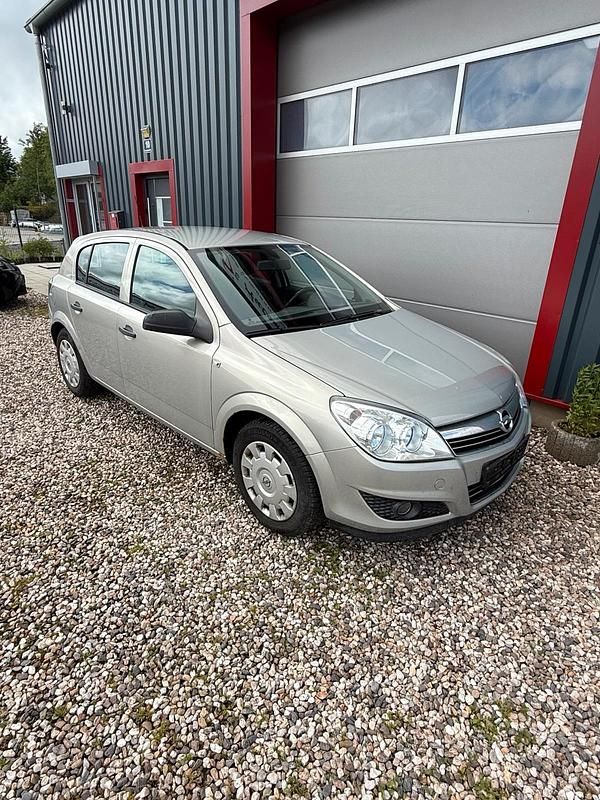 Gebraucht Opel Astra 116 PS (85 kW) 2008 Grau Limousine