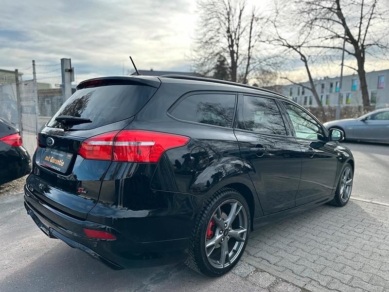Gebraucht Ford Focus ST-Line 140 PS (102 kW) 2018 Schwarz Kombi