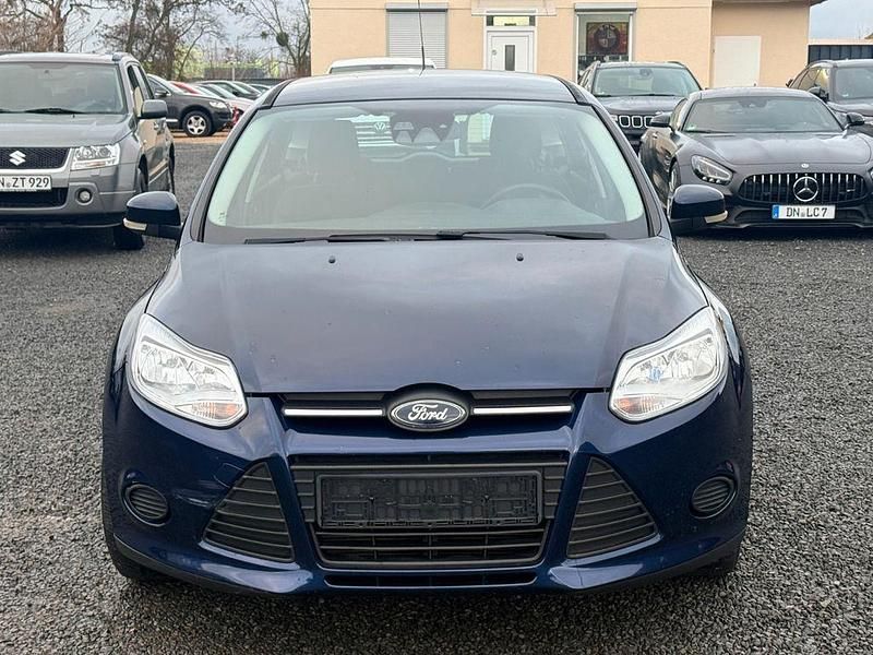 Gebraucht Ford Focus 105 PS (77 kW) 2011 Blau Limousine